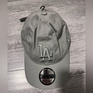 LA GRAY HAT